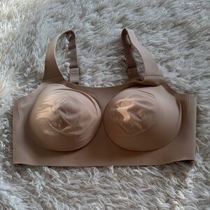 Evelyn & Bobbie Structured Scoop Bra M NEW